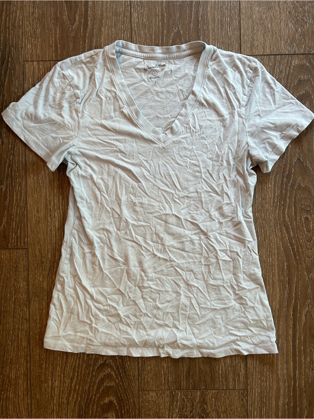Universal Thread Women's V-Neck Short Sleeve Tee in Light Blue